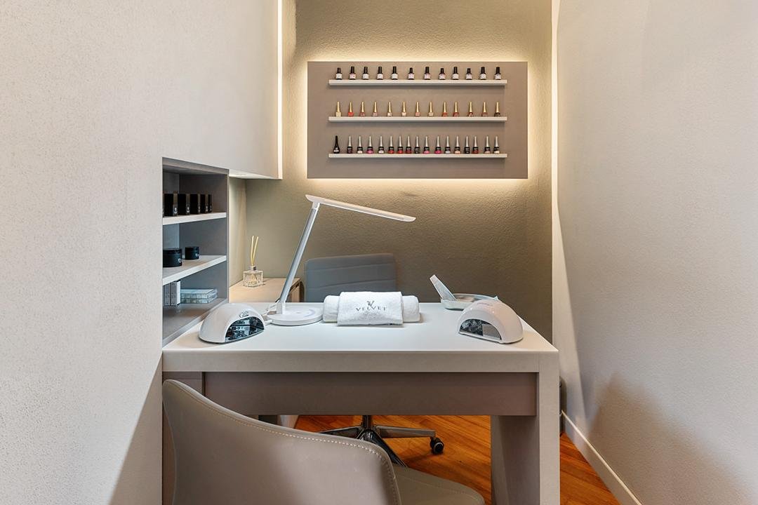Postazione manicure e nail art Velvet Milano Beauty